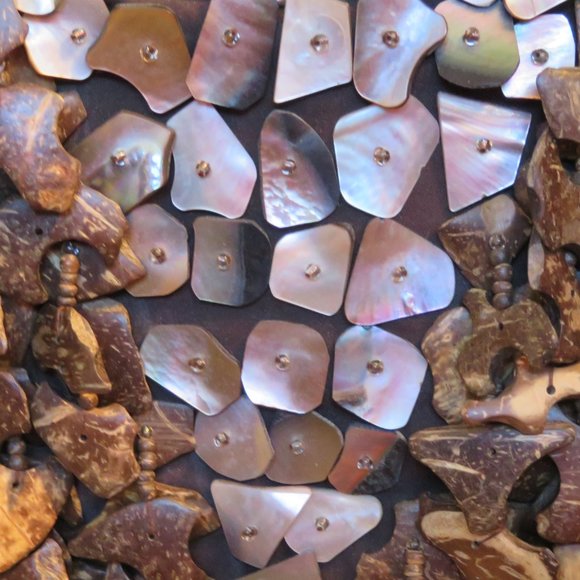 COCONUT SHELL AND ABALONE HANDBAG 16" x 11" (55J) - Picture 3 of 8